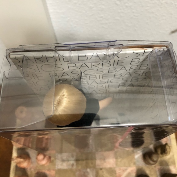 New in Box Barbie Basics Model No. 09 Collection 001 doll Black label blonde - Picture 4 of 10